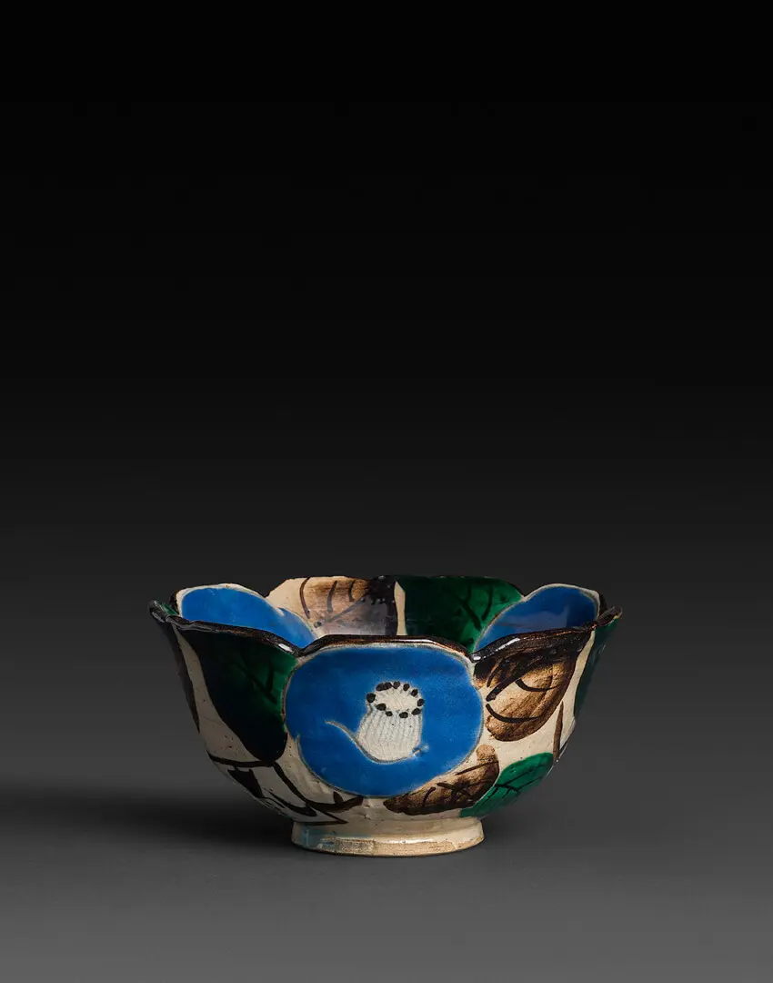 Taça – Japão, Grés, esmaltes, Assinada Ogata Kenzan (1663-1743), Escola Rimpa, Período Edo, séc. XVIII (início)