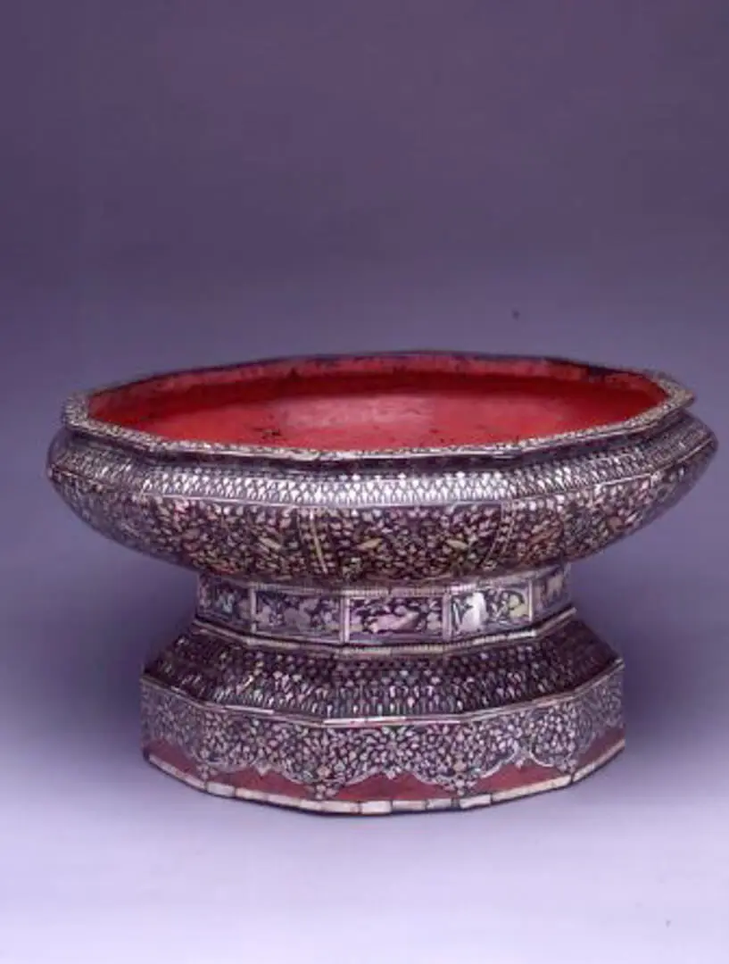 Offering tray – Thailand, Bamboo, mother-of-pearl, Rattanakosin period, 19th c. (mid), CA-CFC.787