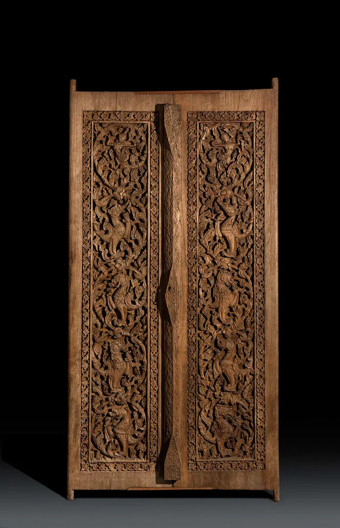 Portas de templo – Tailândia, Madeira de teca esculpida, Período Rattanakosin, séc. XVIII (final)