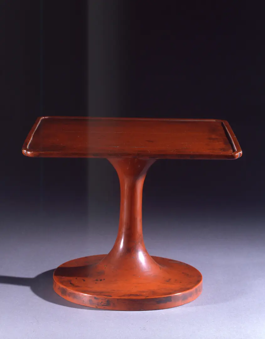 Table – Japan, Wood, lacquer Itálico type, Muromachi period, 15th/16th c.
