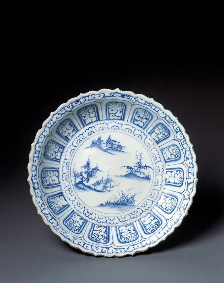 Prato – Vietname, Grés, cobalto sob o vidrado, Dinastia Le So, séc. XV, CA-CFC.71