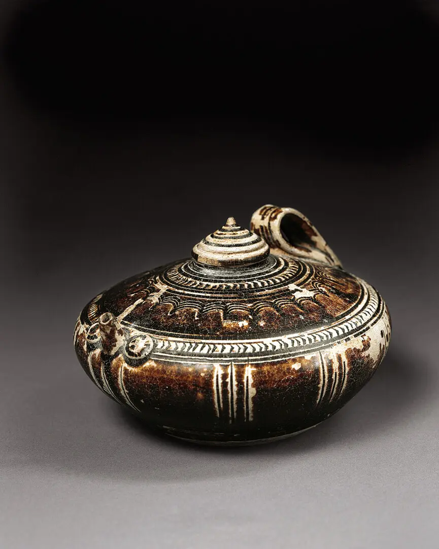 Pote lenticular – Camboja, Grés, vidrado, Khmer, Período Angkor, Séc. XI–XII