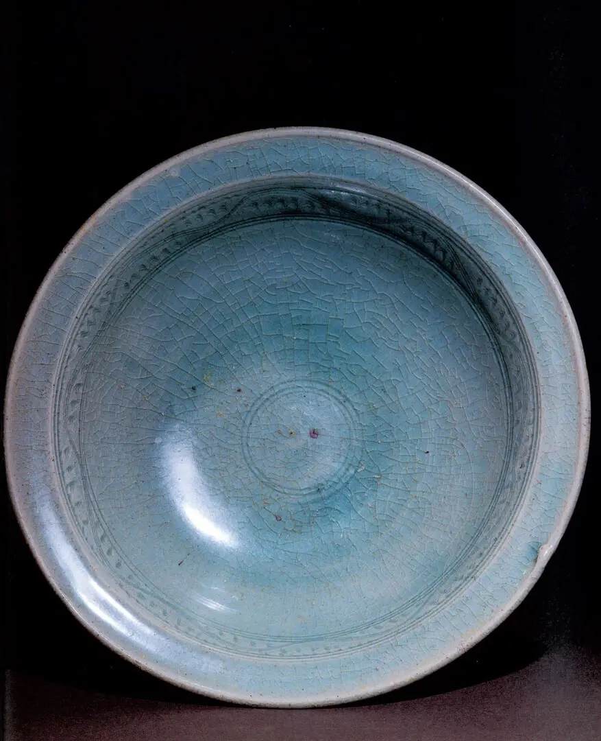 Prato – Tailândia, Grés, vidrado céladon, Sawankhalok, Séc. XV (meados), CA-CFC.183
