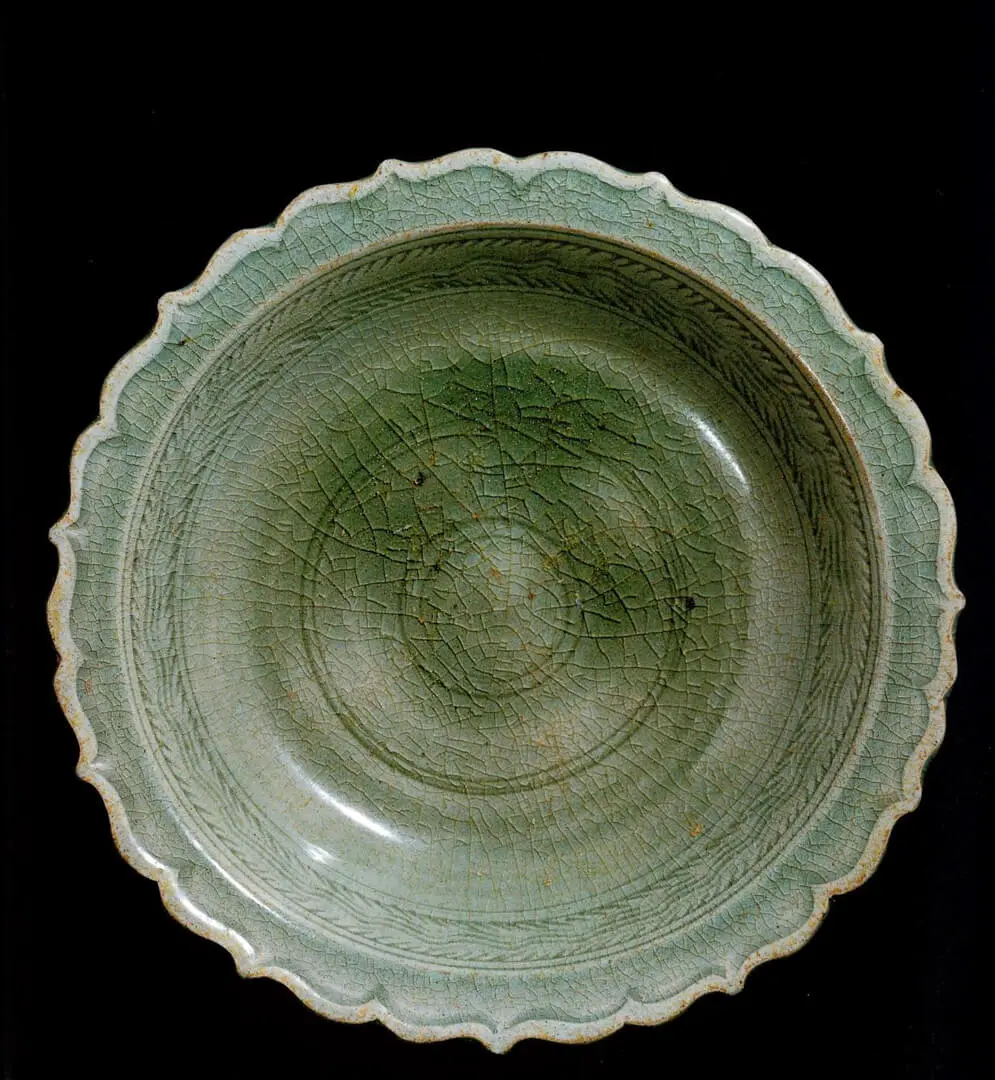 Prato – Tailândia, Grés, vidrado céladon, Sawankhalok, Séc. XV (meados), CA-CFC.185