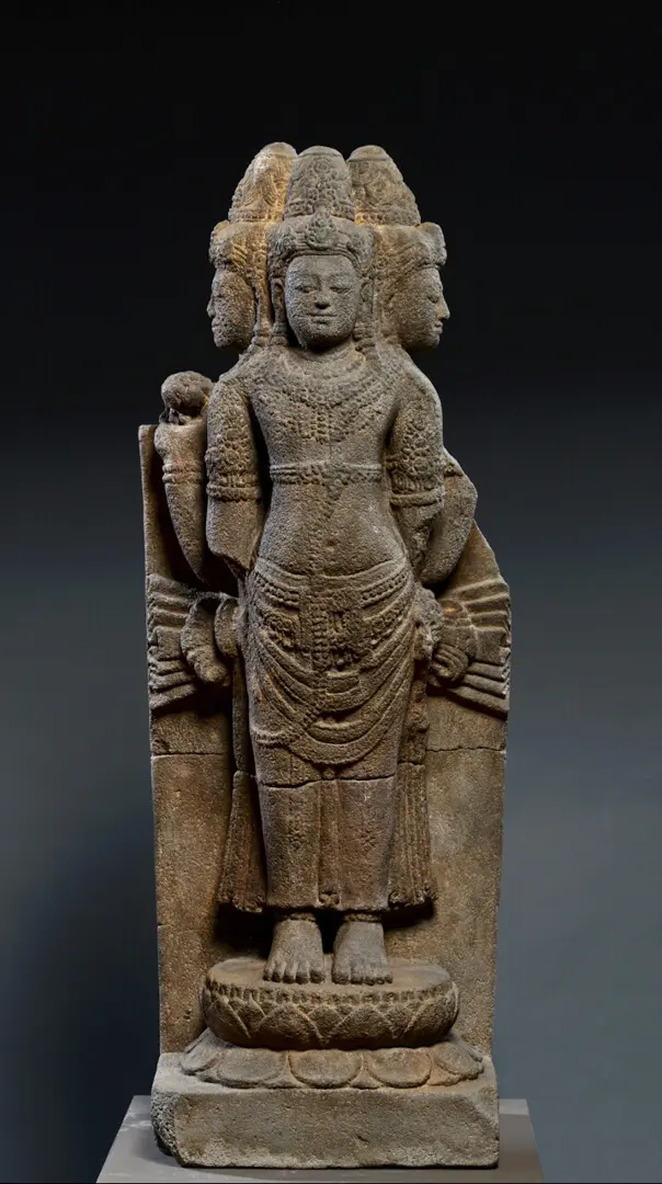 Figura de Brahma – Indonésia / Timor, Pedra vulcânica, Java Central, Séc. VIII–IX