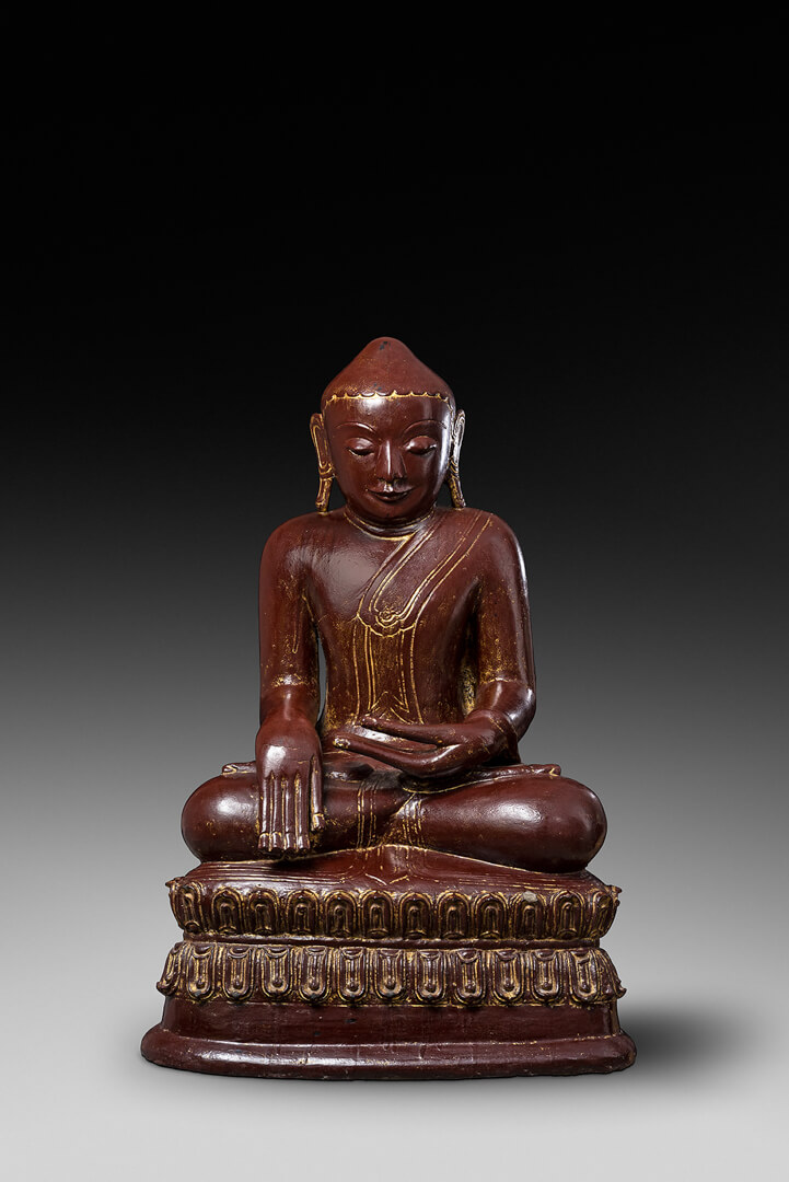 Figura de Buda Shakyamuni subjugando Mara