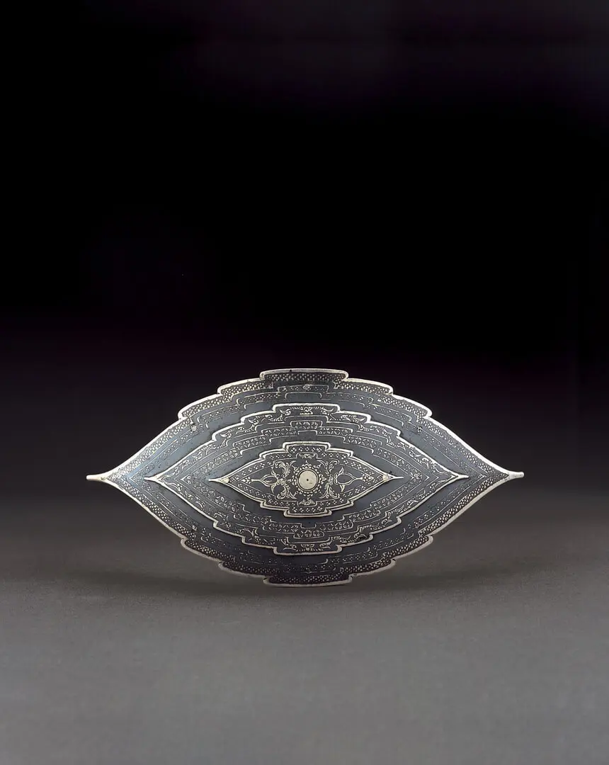 Fivela (Pandieng) – Indonésia / Timor, Prata, niello, Minangkabau, Sumatra Oeste, Séc. XIX