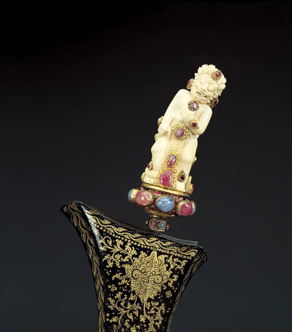 Dagger (Kris) – Indonesia / Timor, Iron, wood, ivory, Borneo diamonds, gold, lacquer, Bali, 19th c.