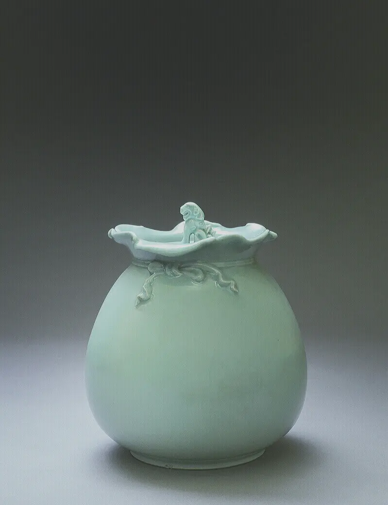 Jar and cover – Japan, Porcelain, celadon glaze, Nabeshima ware, Edo period, 17th/18th c.