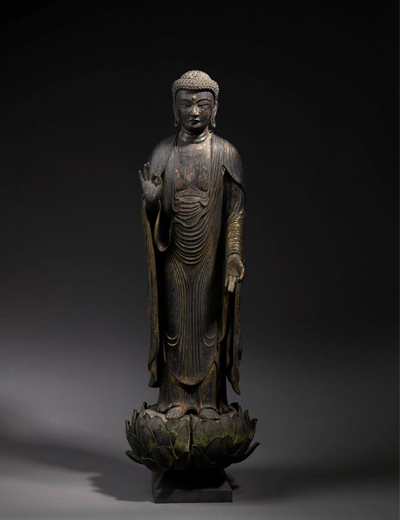 estátua japonesa em bronze