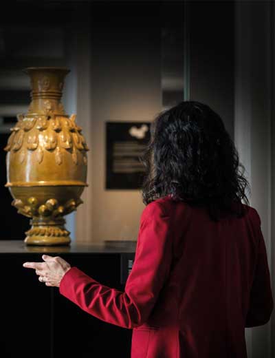Senhora visita Casa Ásia